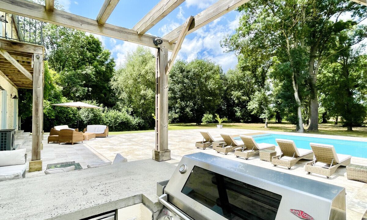 Photo of Patio Balcony in Cours-de-Monsegur