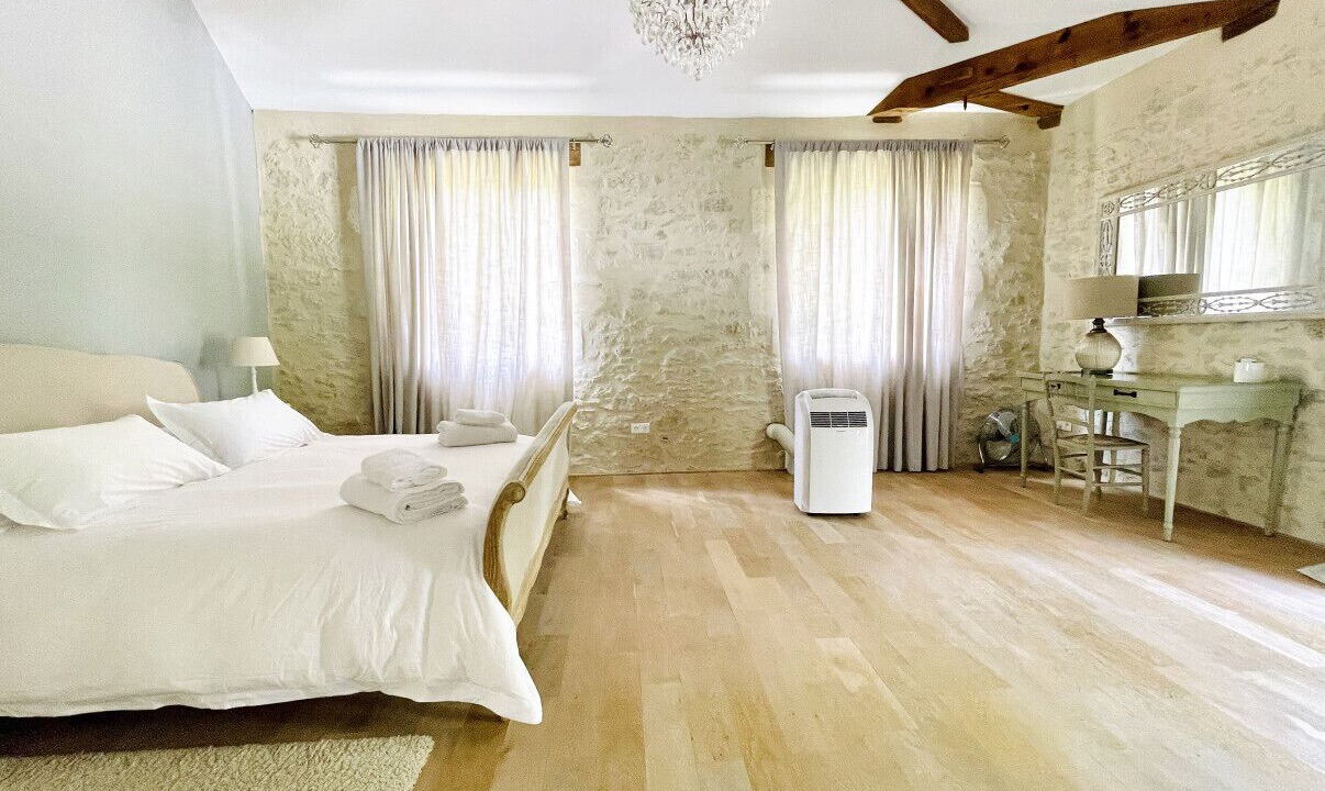 Photo of Bedroom in Cours-de-Monsegur