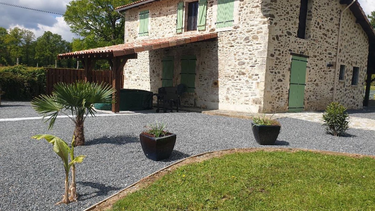 Photo of Outdoor in Saint-Quentin-sur-Charente
