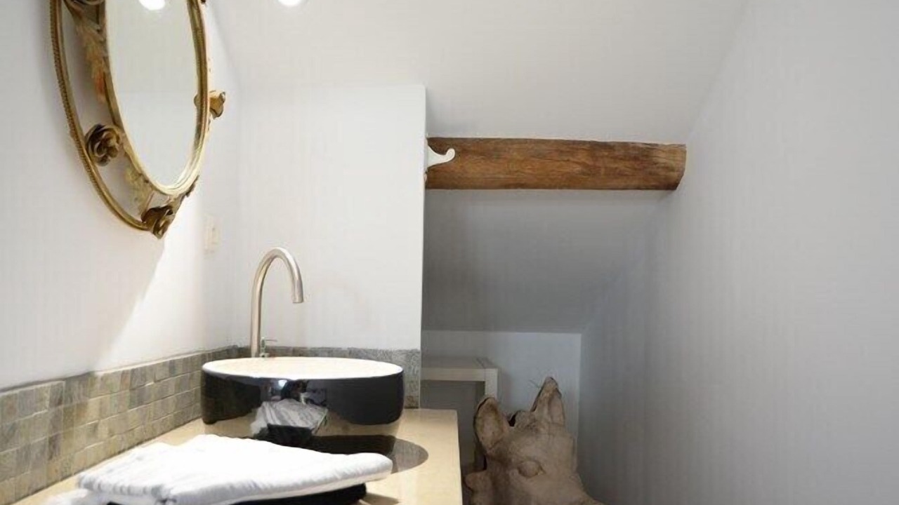 Photo of Bathroom in Dun-le-Palestel