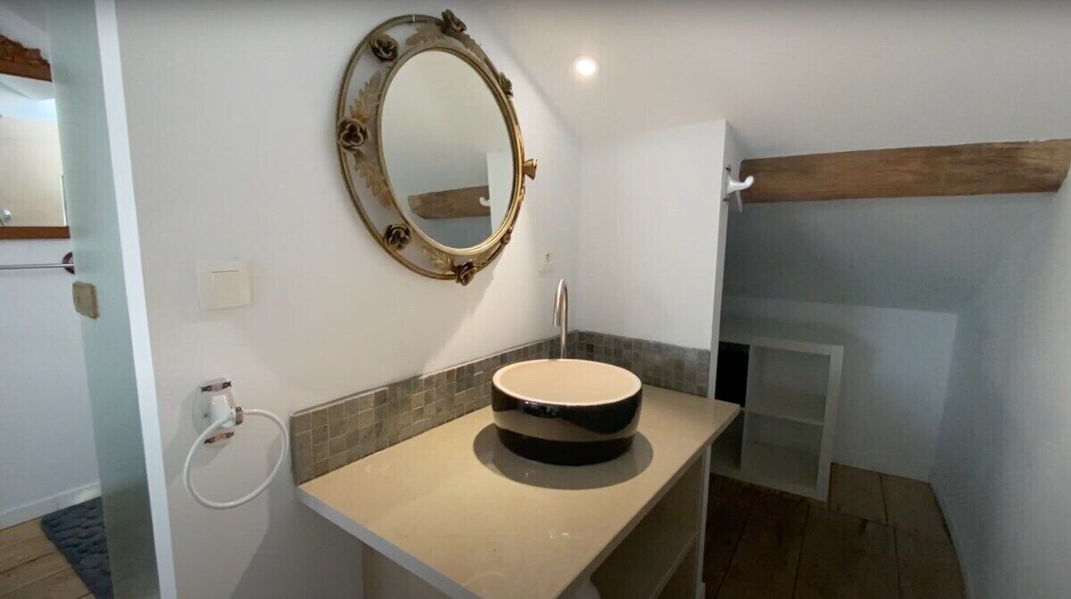 Photo of Bathroom in Dun-le-Palestel