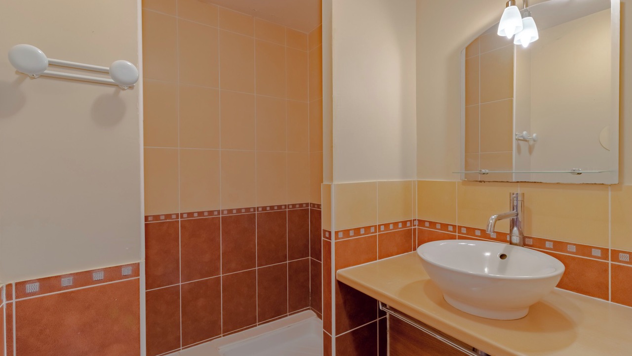 Photo of Bathroom in Paulin