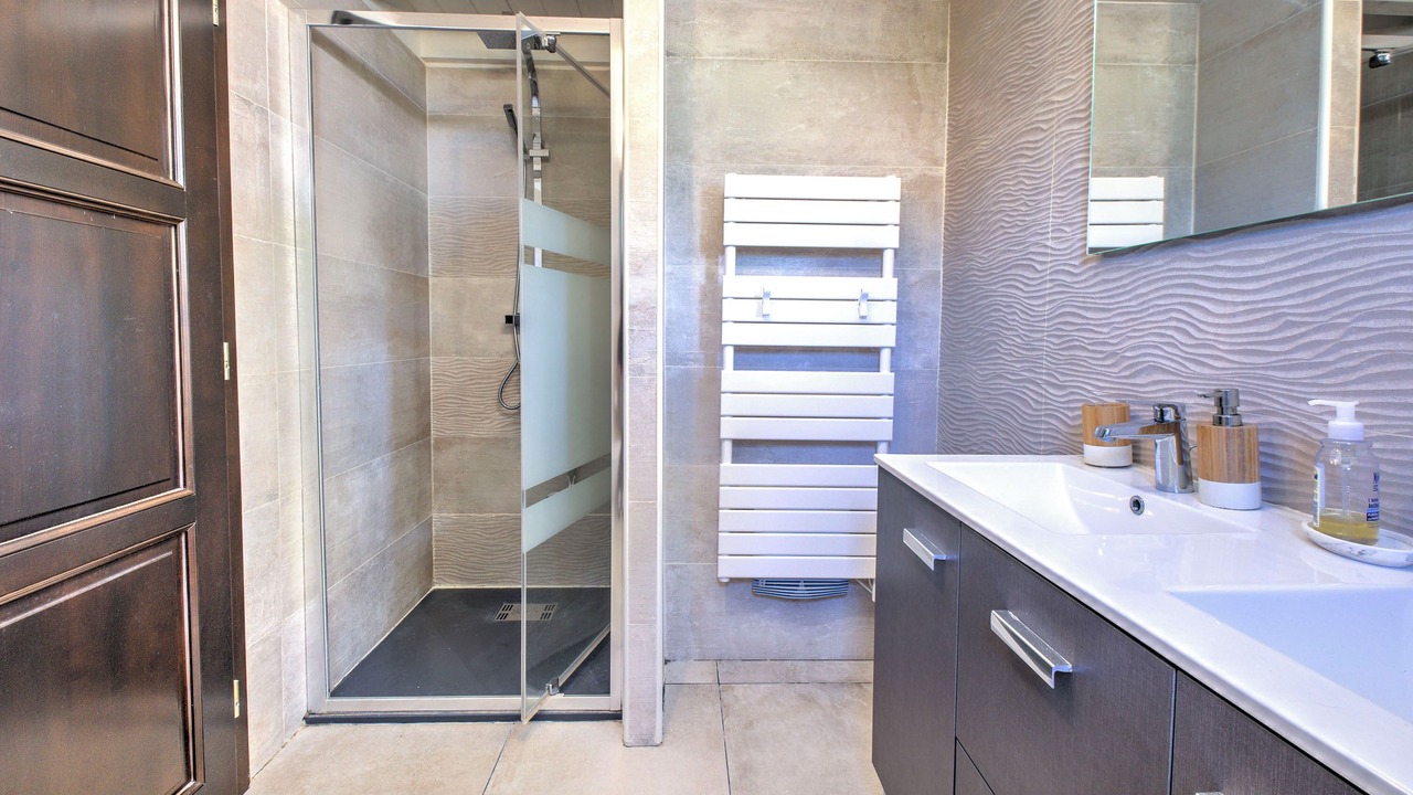 Photo of Bathroom in Coursac