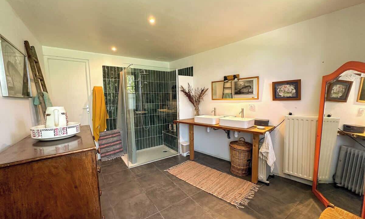 Photo of Bathroom in Saint-Quentin-de-Chalais