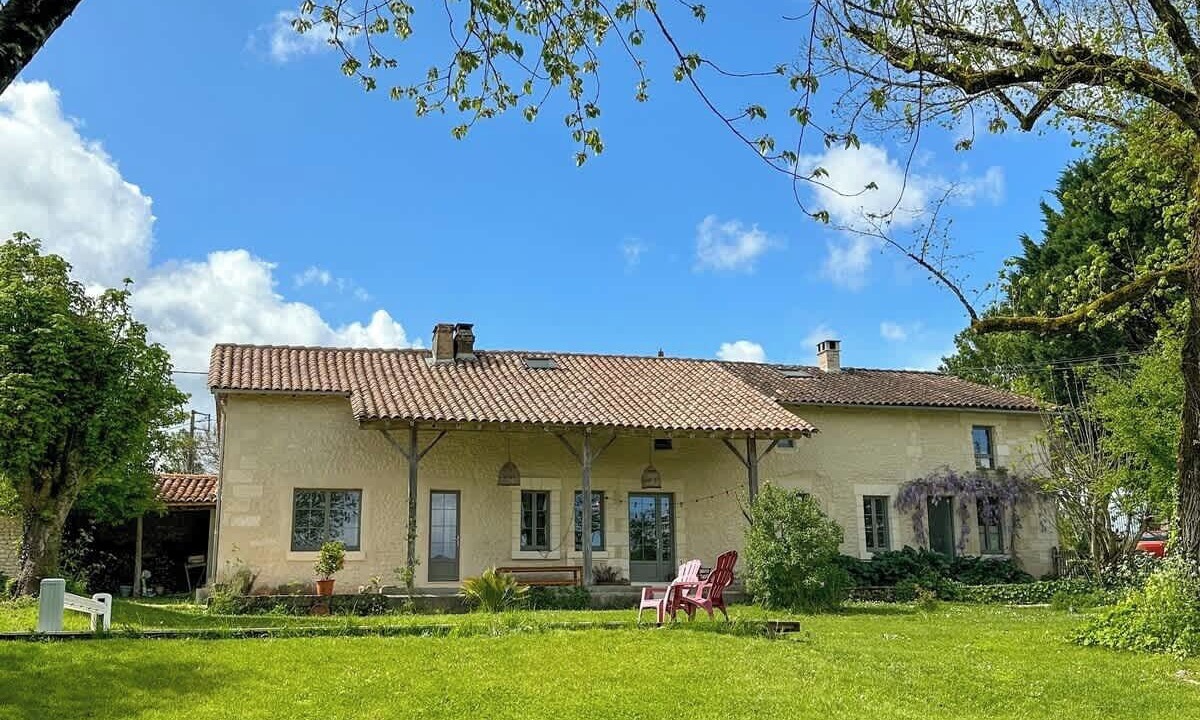 Photo of Outdoor in Saint-Quentin-de-Chalais