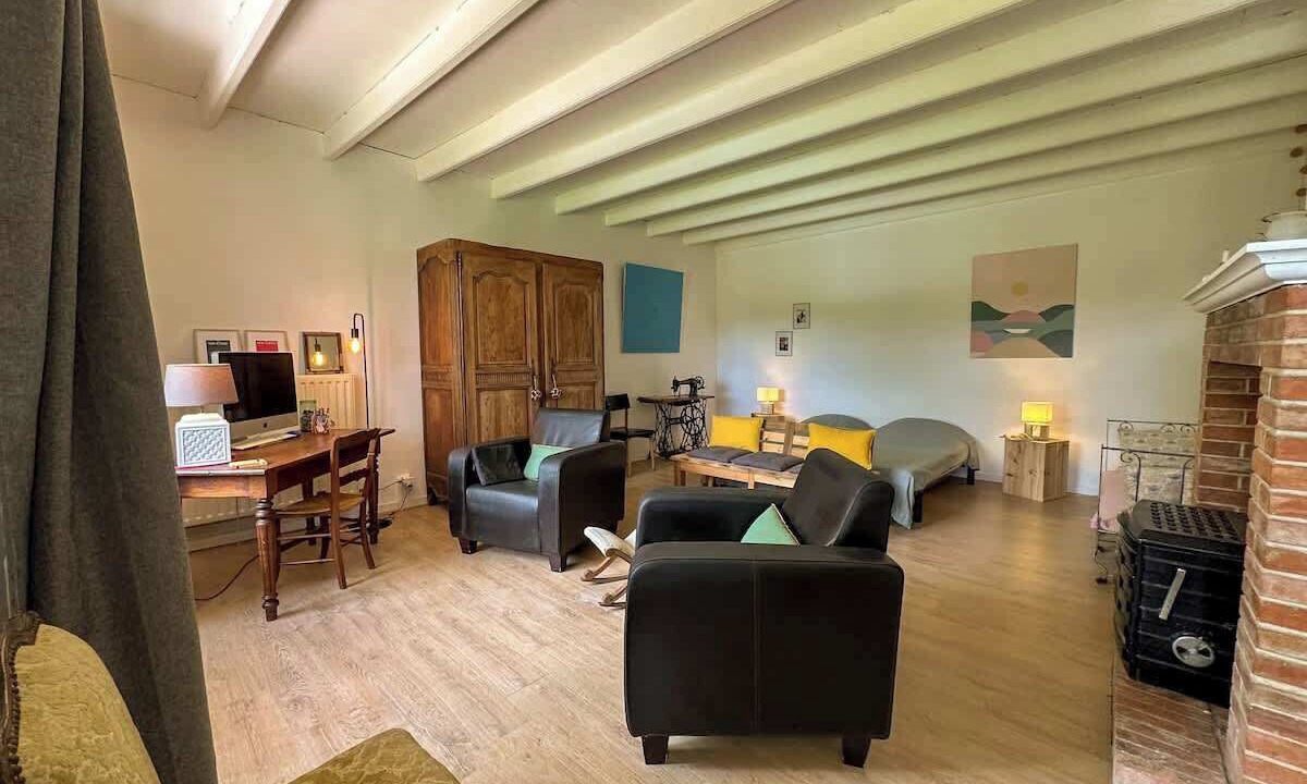 Photo of Livingroom in Saint-Quentin-de-Chalais