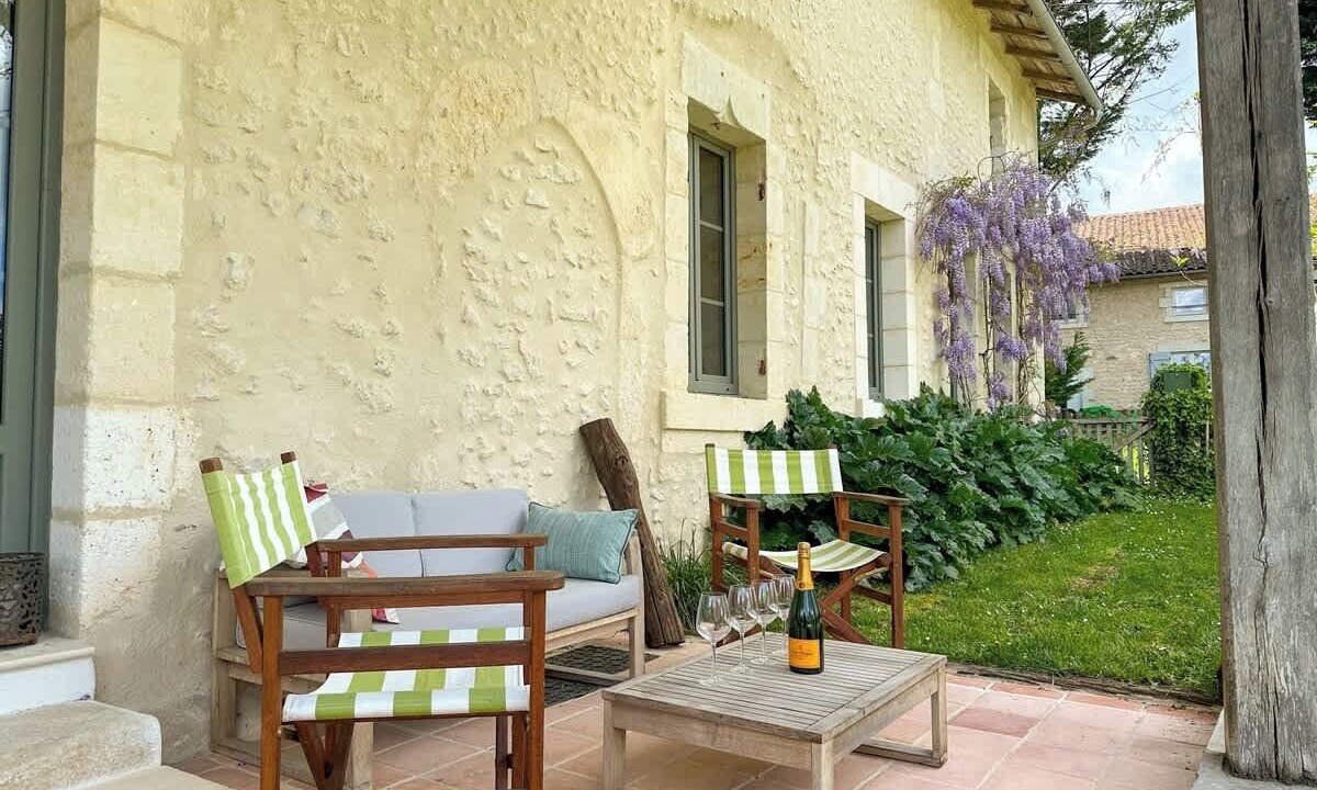 Photo of Patio Balcony in Saint-Quentin-de-Chalais