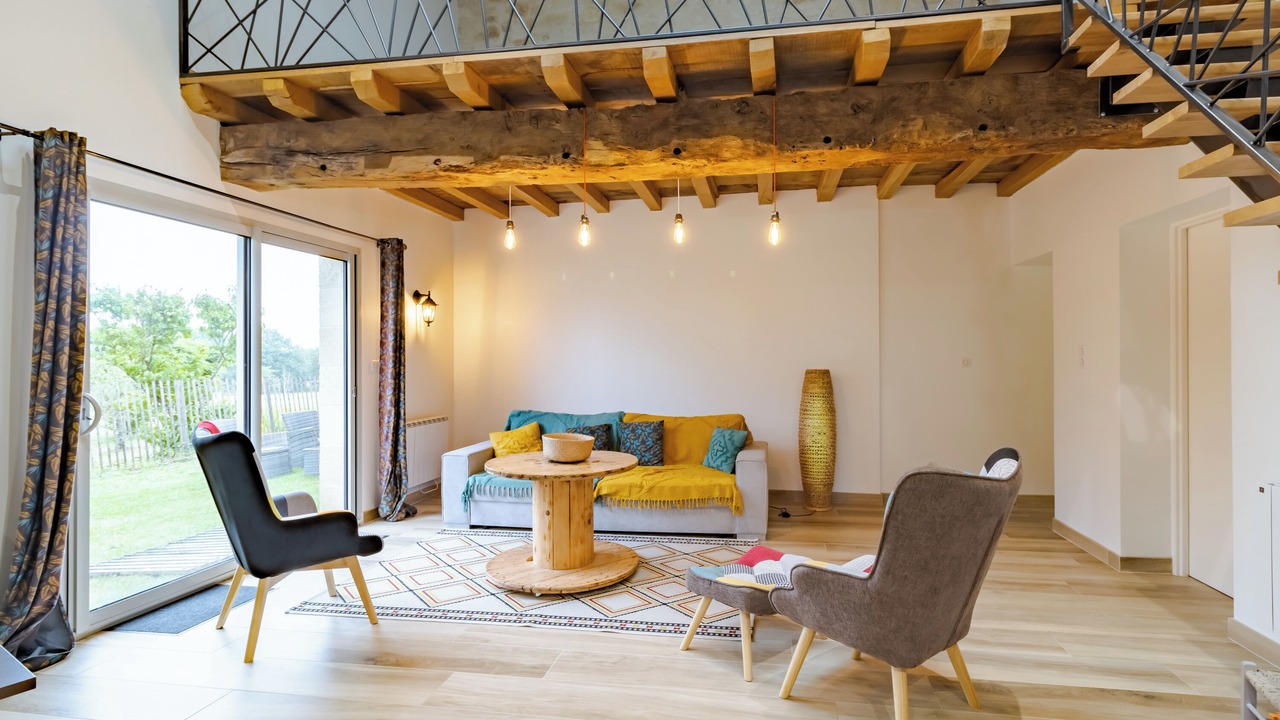 Photo of Livingroom in Les Salles-De-Castillon