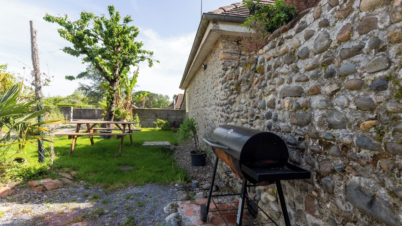 Photo of Outdoor in Mont