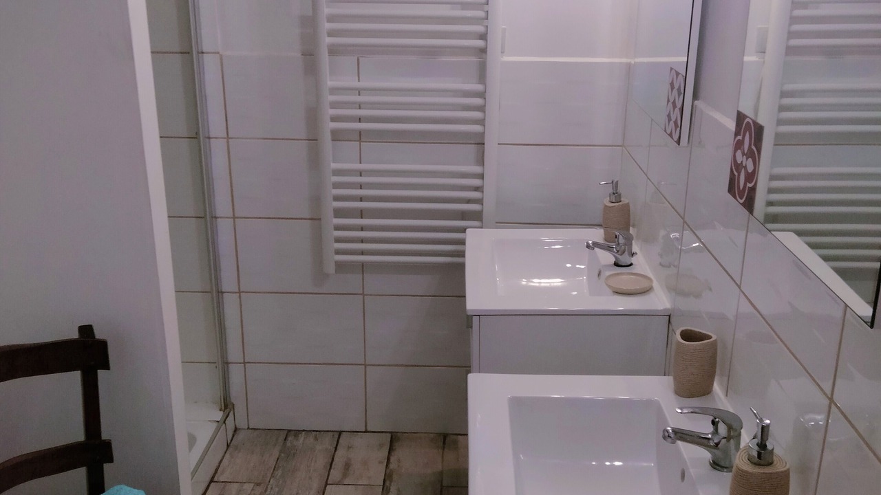 Photo of Bathroom in Cartelegue