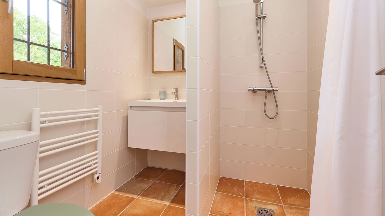 Photo of Bathroom in Messanges