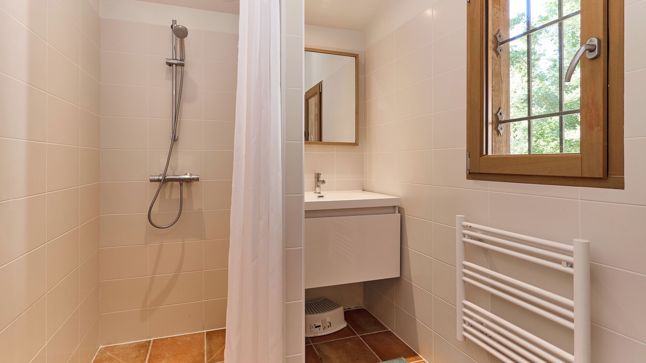 Photo of Bathroom in Messanges