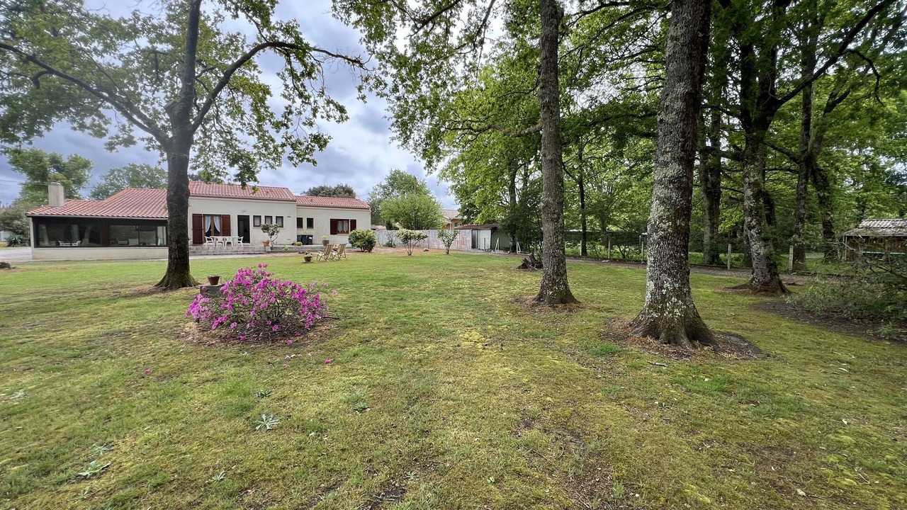 Photo of Outdoor in Saint-Vivien-de-Medoc