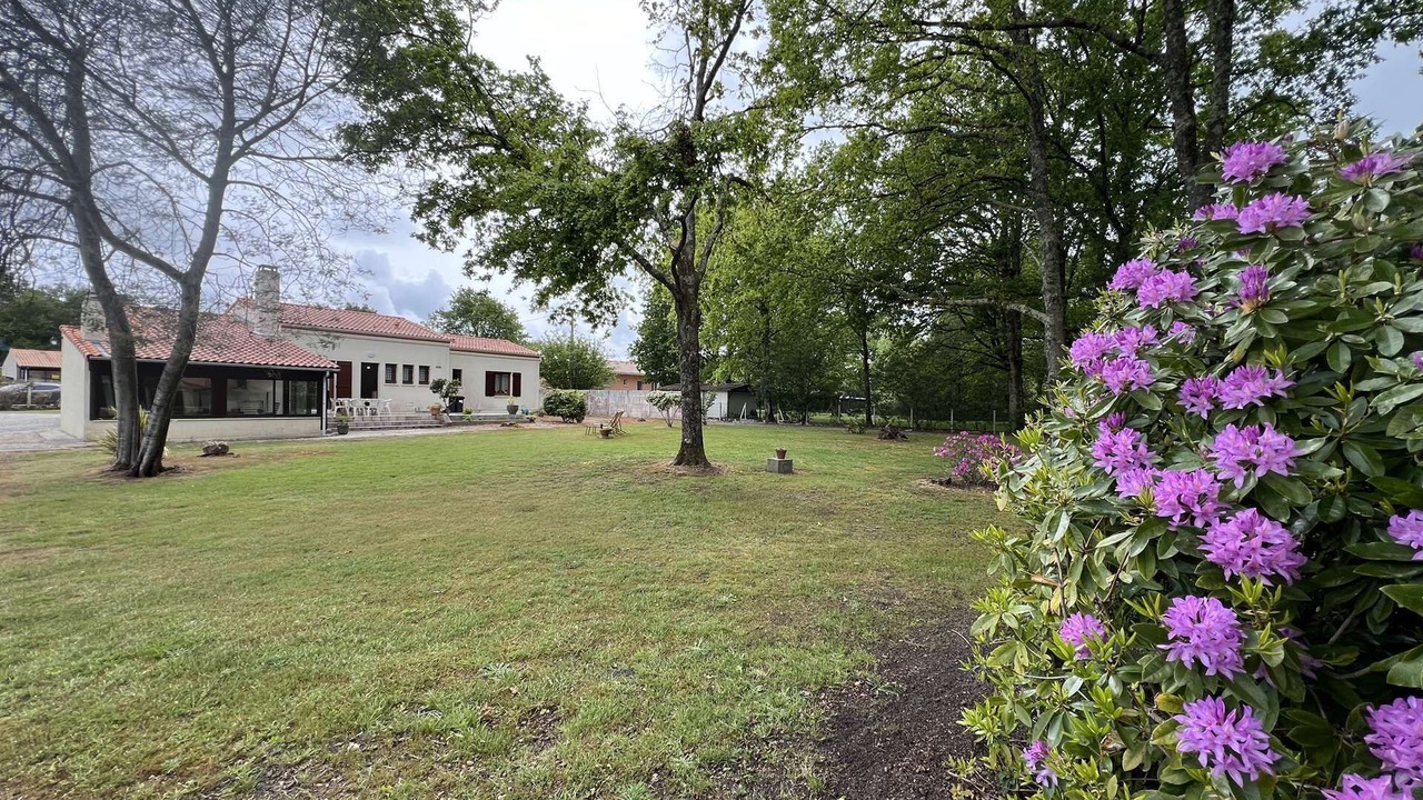 Photo of Outdoor in Saint-Vivien-de-Medoc