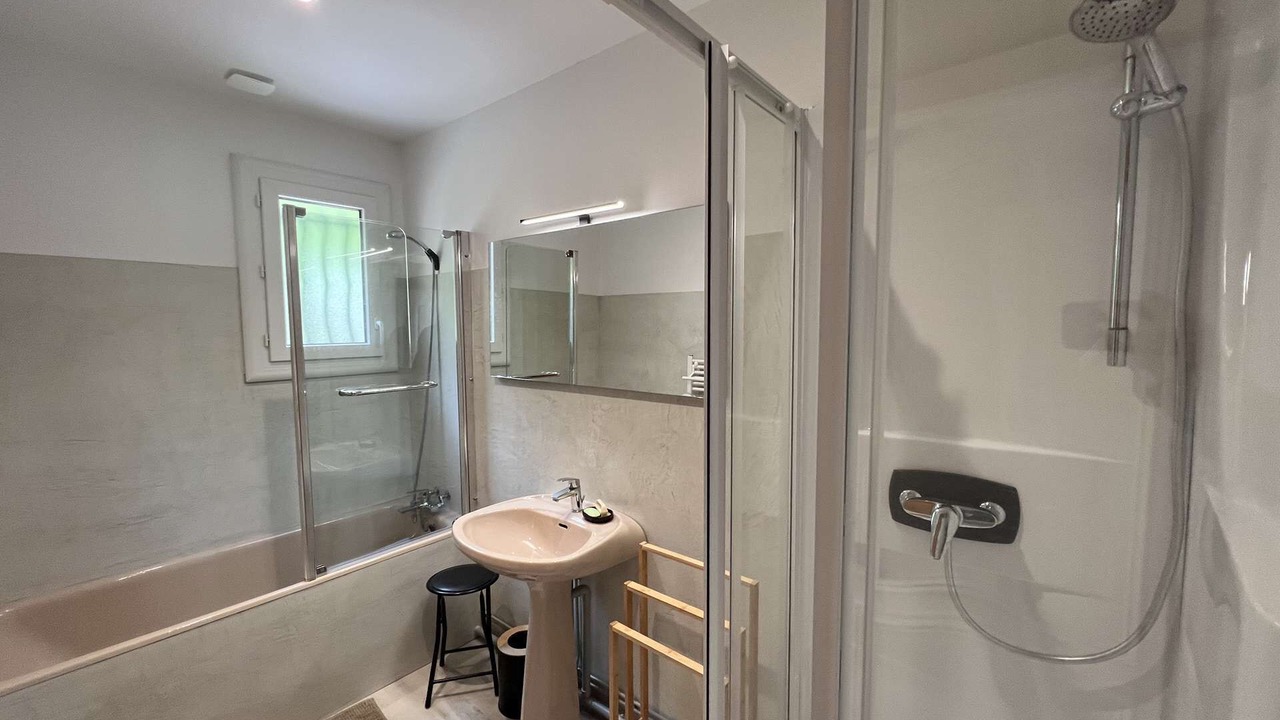 Photo of Bathroom in Saint-Vivien-de-Medoc