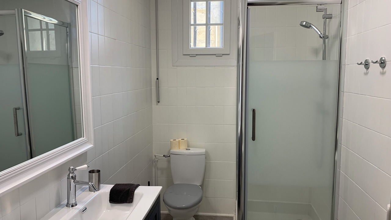 Photo of Bathroom in Portets