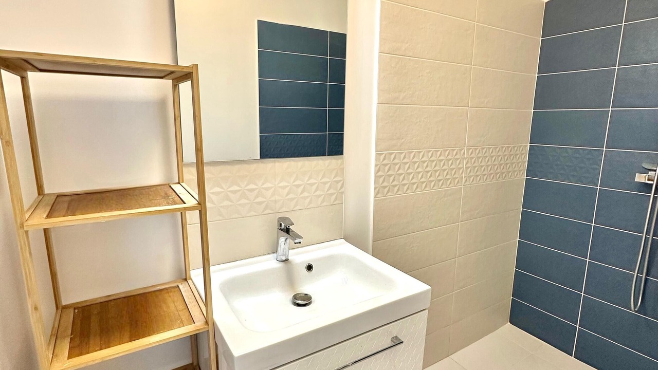 Photo of Bathroom in Libourne