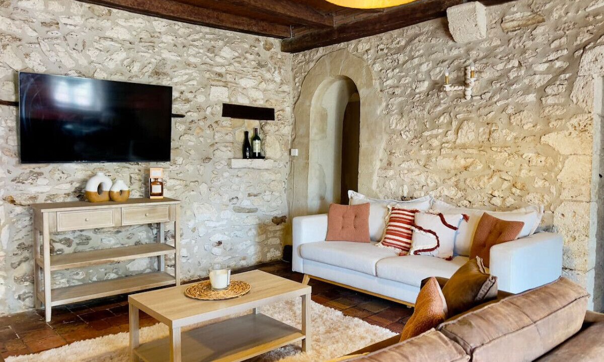 Photo of Livingroom in Saint-Andre-et-Appelles