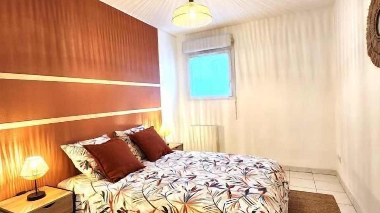 Photo of Bedroom in Begles