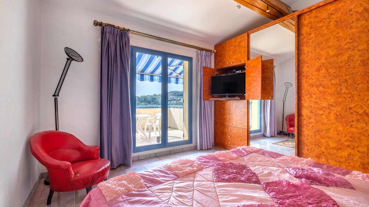 Photo of Bedroom in Chateauneuf-Grasse