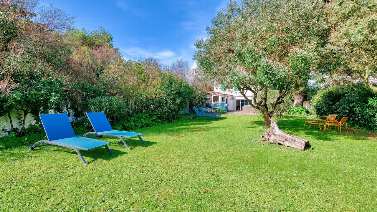 Photo of Outdoor in Ars-en-Re
