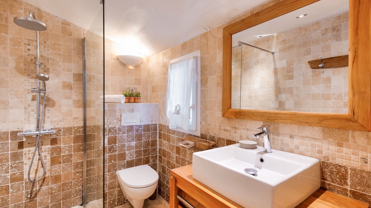 Photo of Bathroom in Ars-en-Re