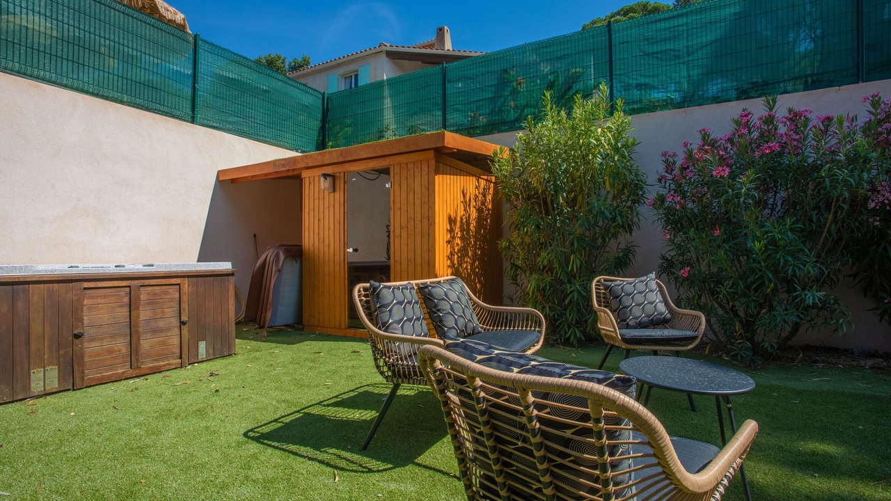 Photo of Patio Balcony in La Nartelle