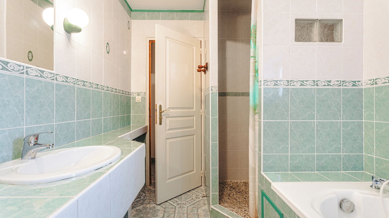 Photo of Bathroom in Romegoux