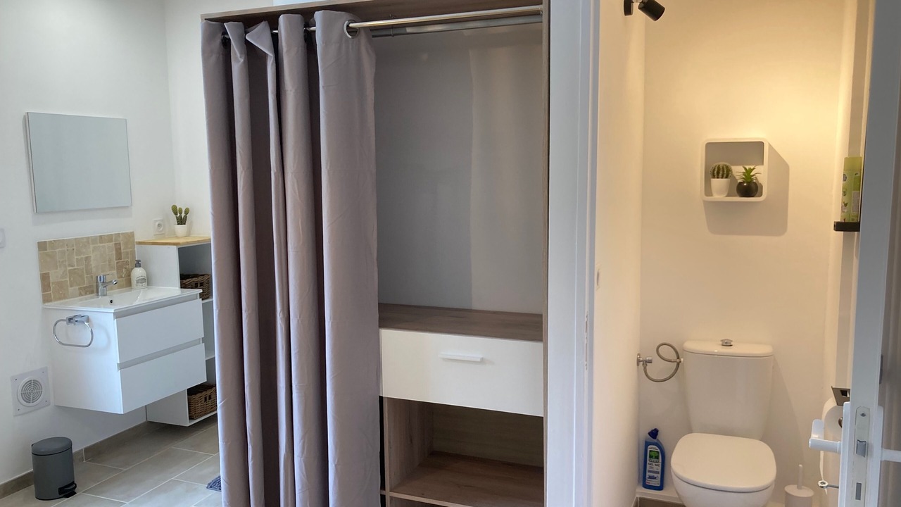 Photo of Bathroom in Lalinde