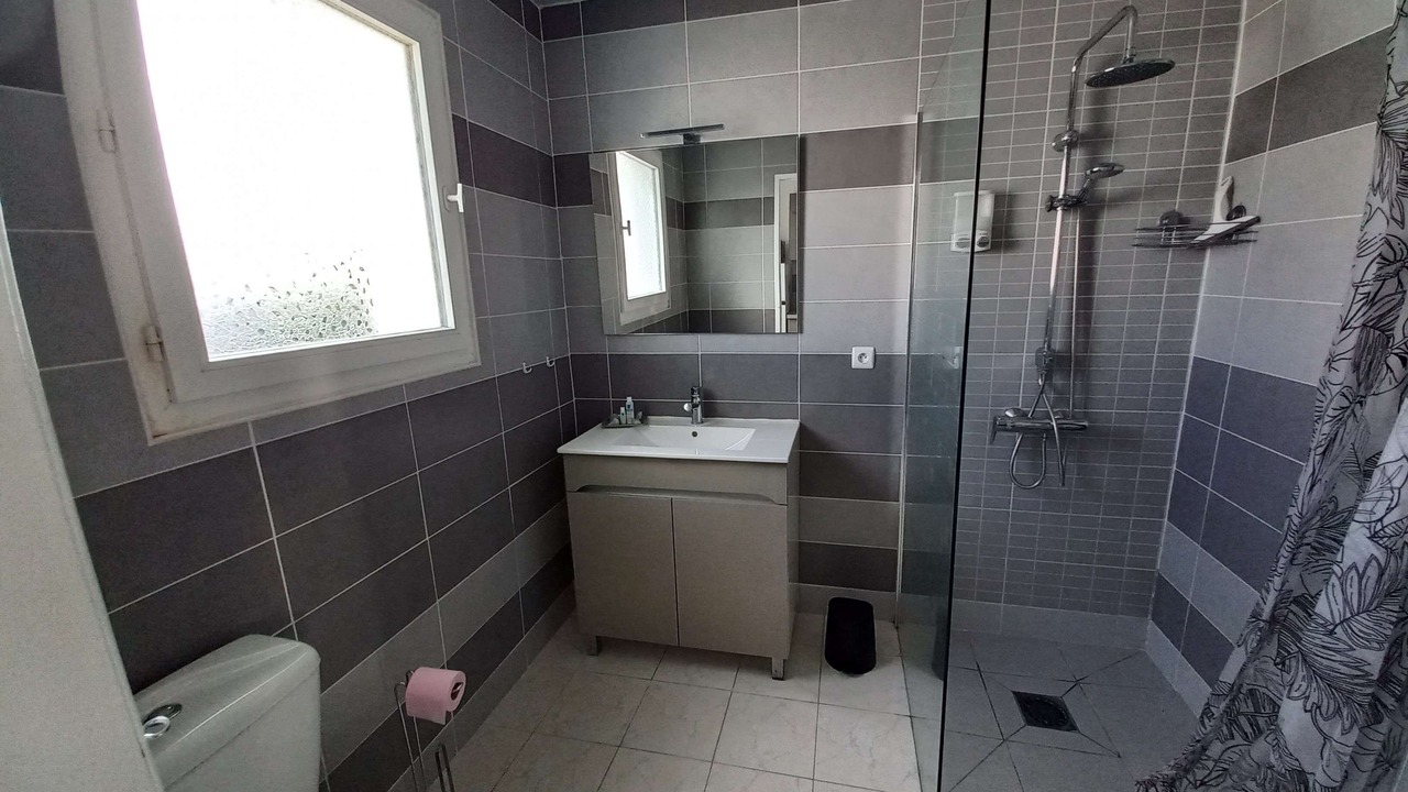 Photo of Bathroom in Cheray