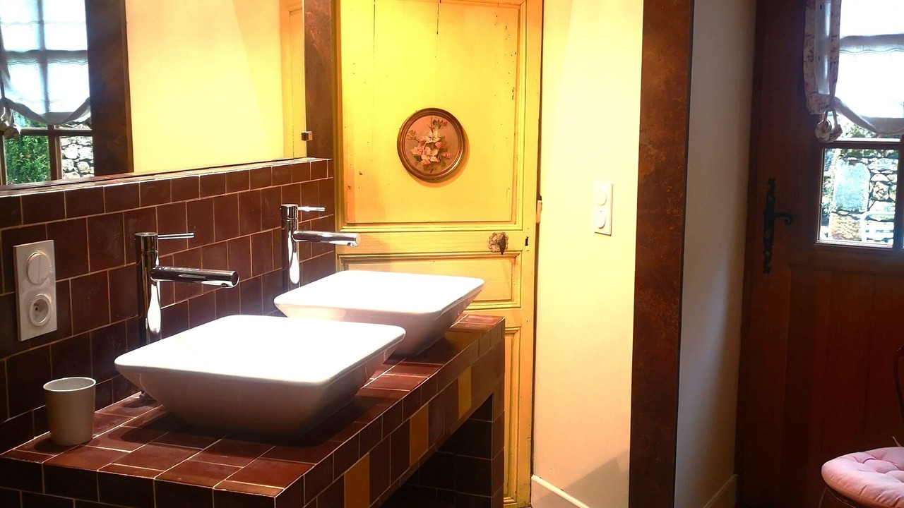 Photo of Bathroom in Cadouin