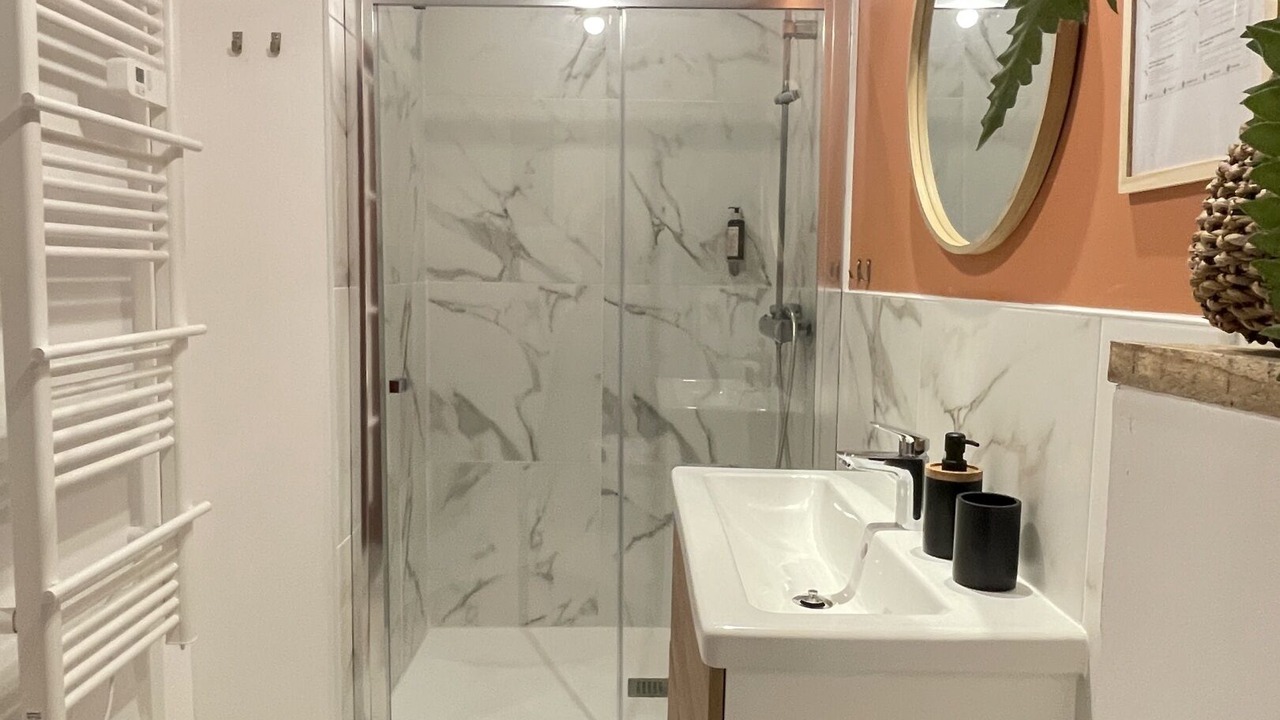 Photo of Bathroom in Entraigues-sur-la-Sorgue