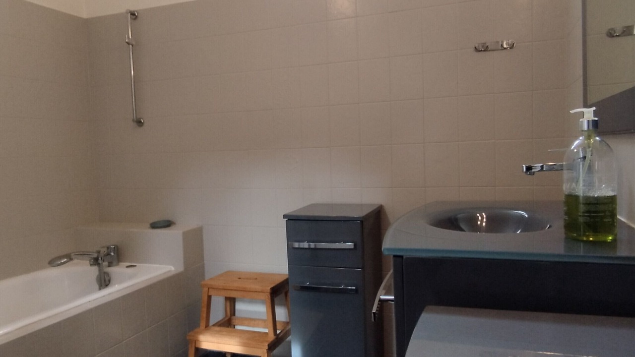 Photo of Bathroom in Domino