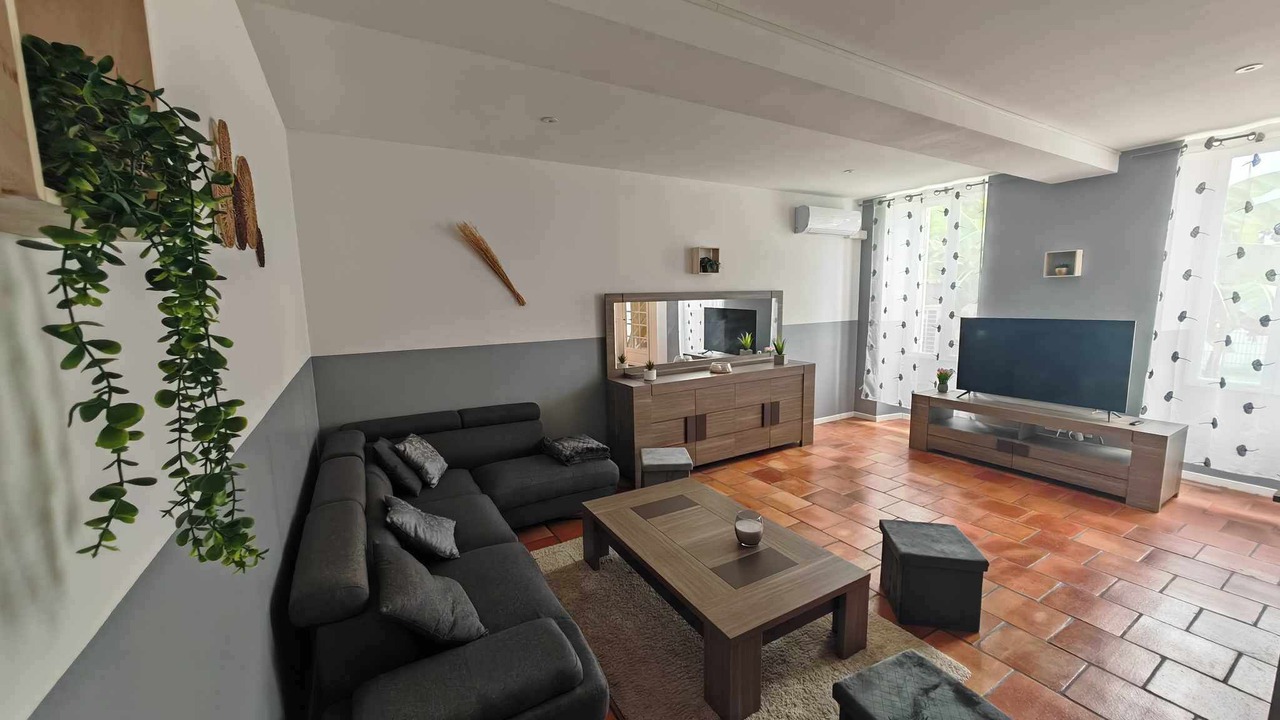 Photo of Livingroom in Cezac