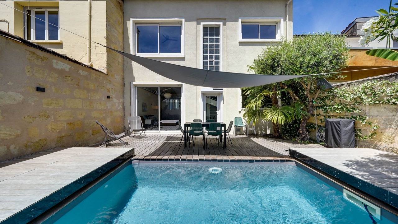 Photo of Outdoor in Chartrons
