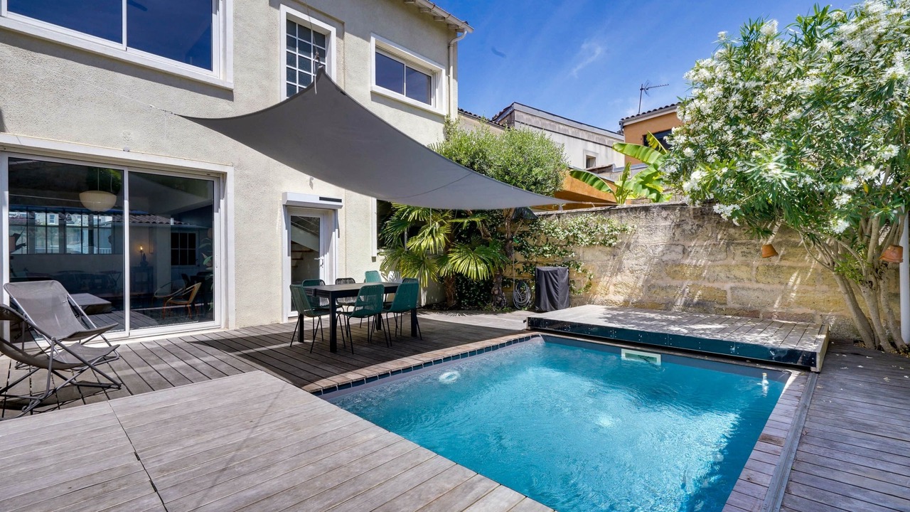Photo of Outdoor in Chartrons