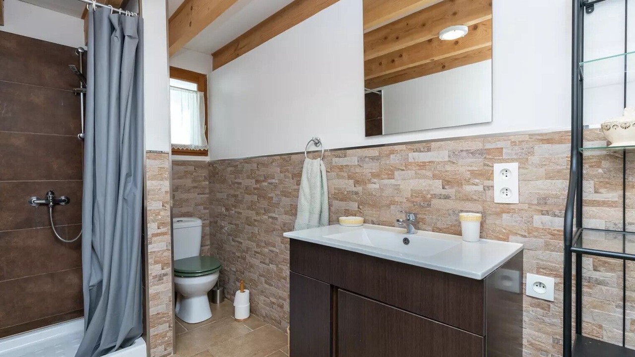 Photo of Bathroom in Tosse