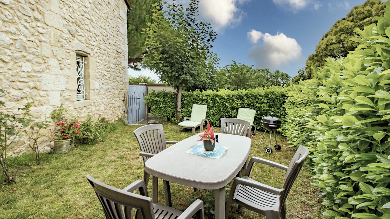 Photo of Outdoor in Saint-Romain-la-Virvee