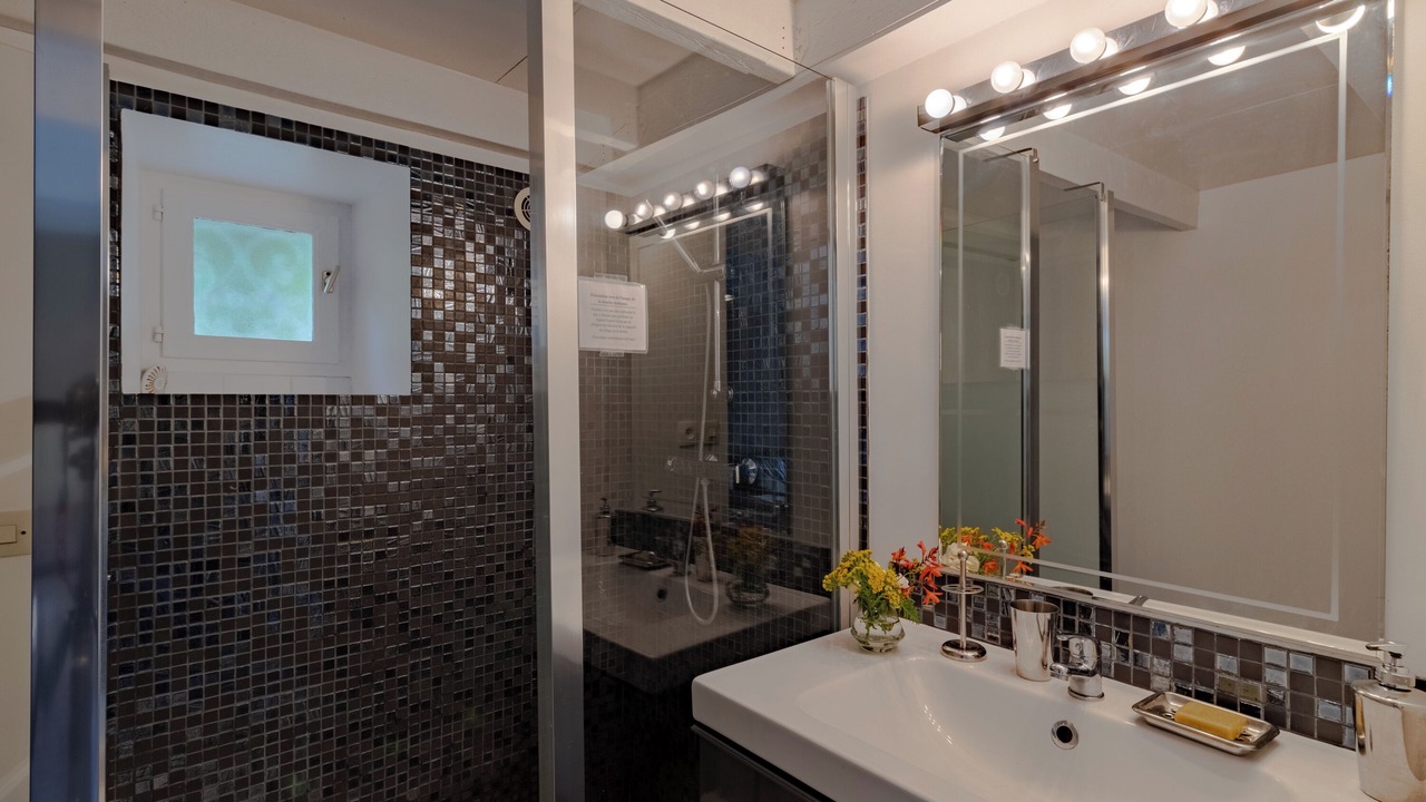 Photo of Bathroom in Saint-Romain-la-Virvee