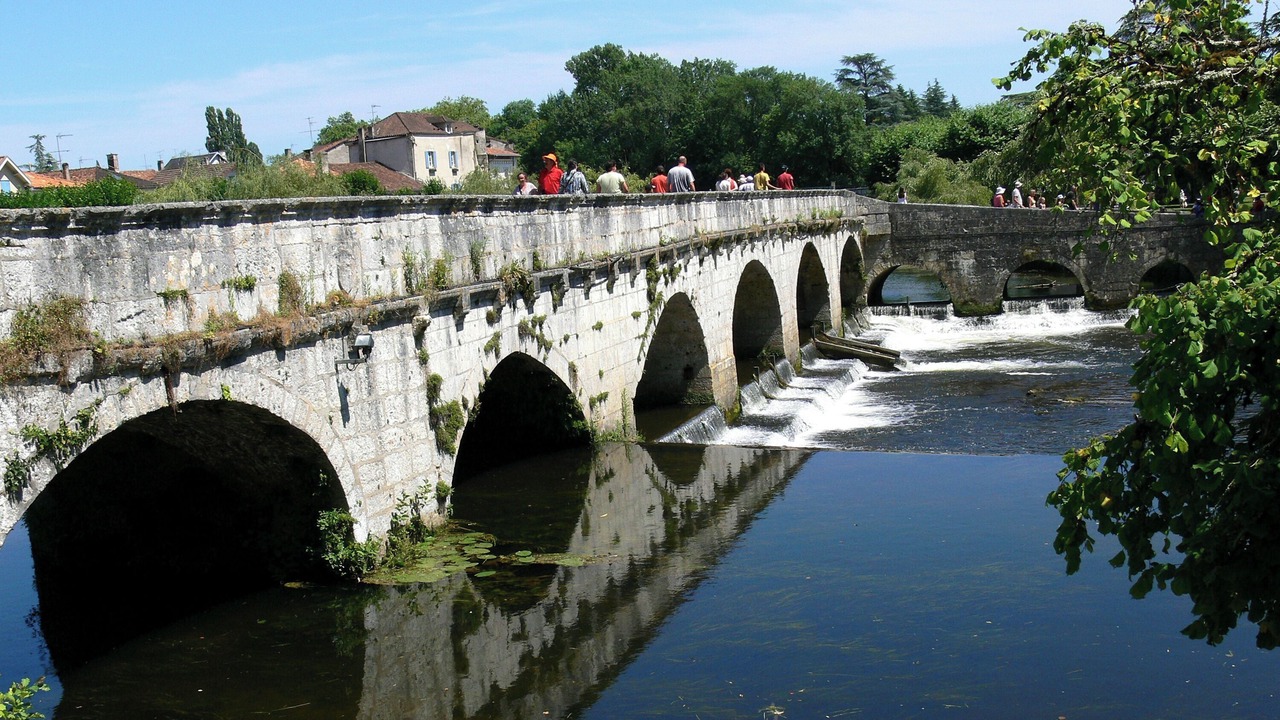 Photo of Others in Saint-Romain-la-Virvee