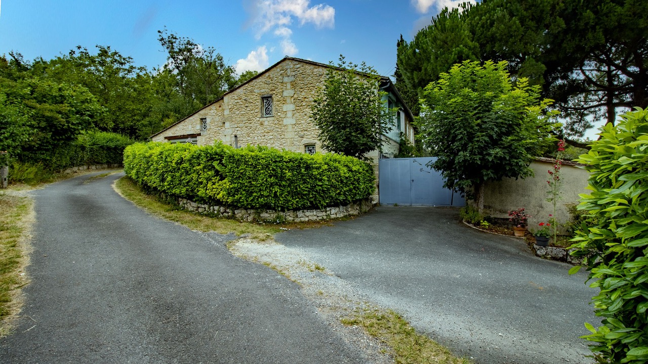 Photo of Outdoor in Saint-Romain-la-Virvee