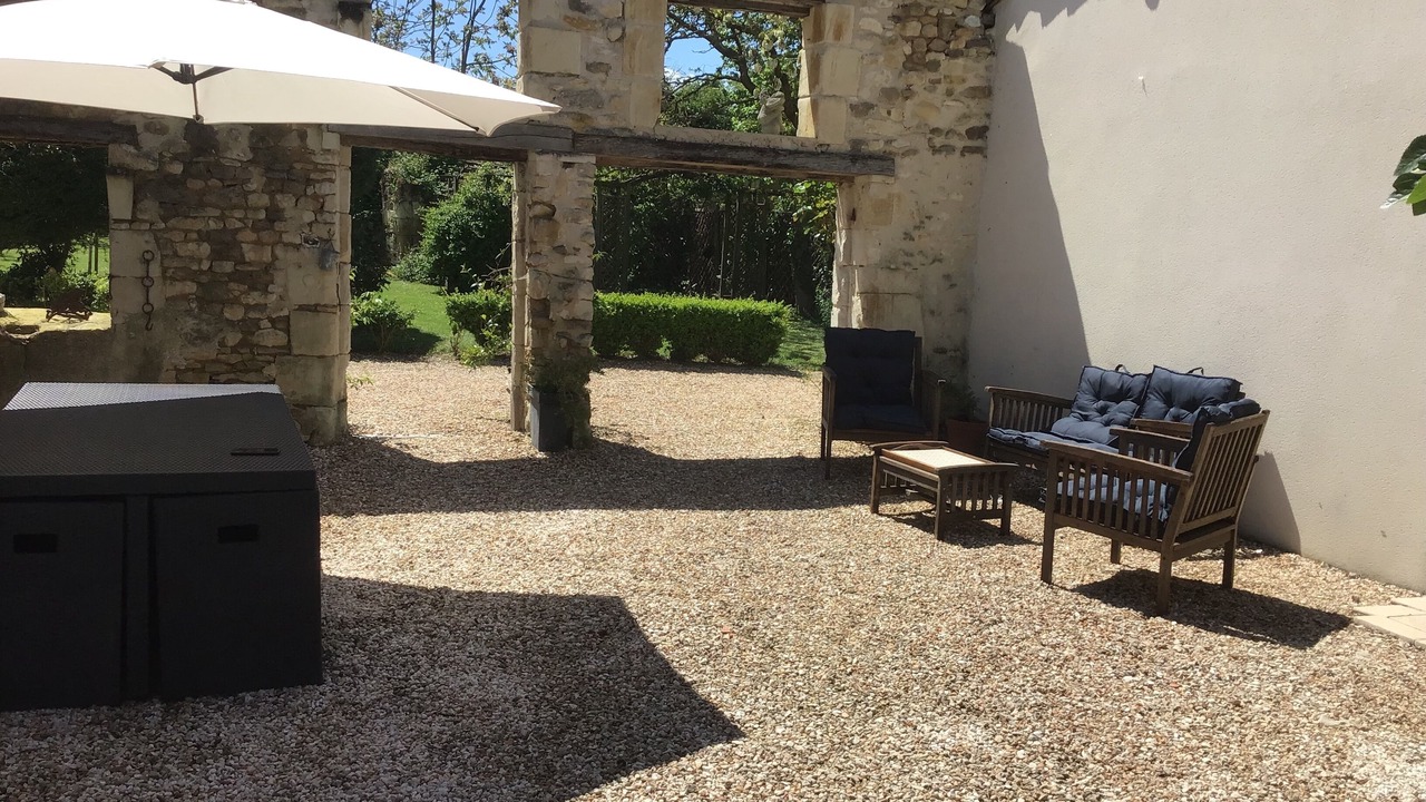 Photo of Patio Balcony in Saint-Martin-de-Sanzay