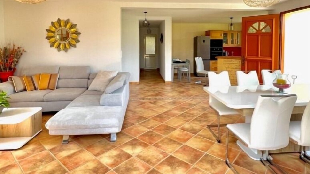 Photo of Livingroom in Saint-Crepin-et-Carlucet