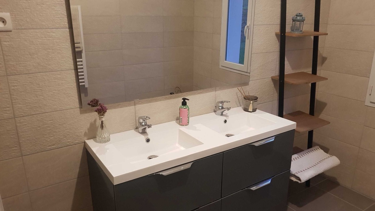 Photo of Bathroom in Clermont-Dessous