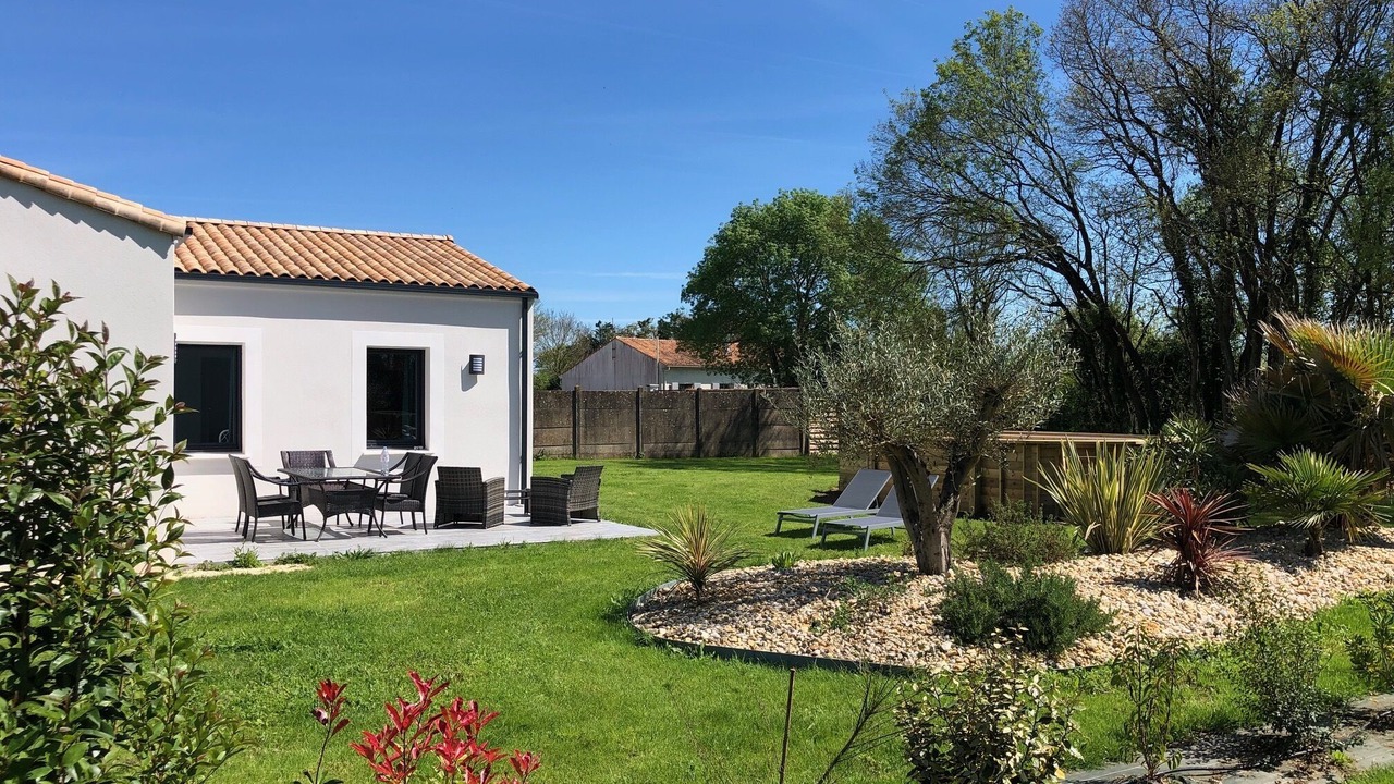 Photo of Outdoor in Chambon