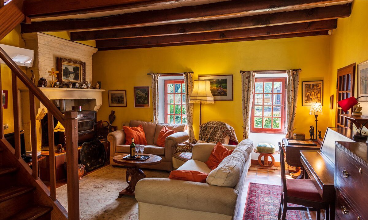 Photo of Livingroom in Saint-Pierre-du-Palais