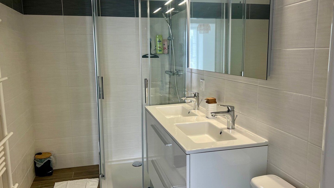 Photo of Bathroom in Jaunay-Clan