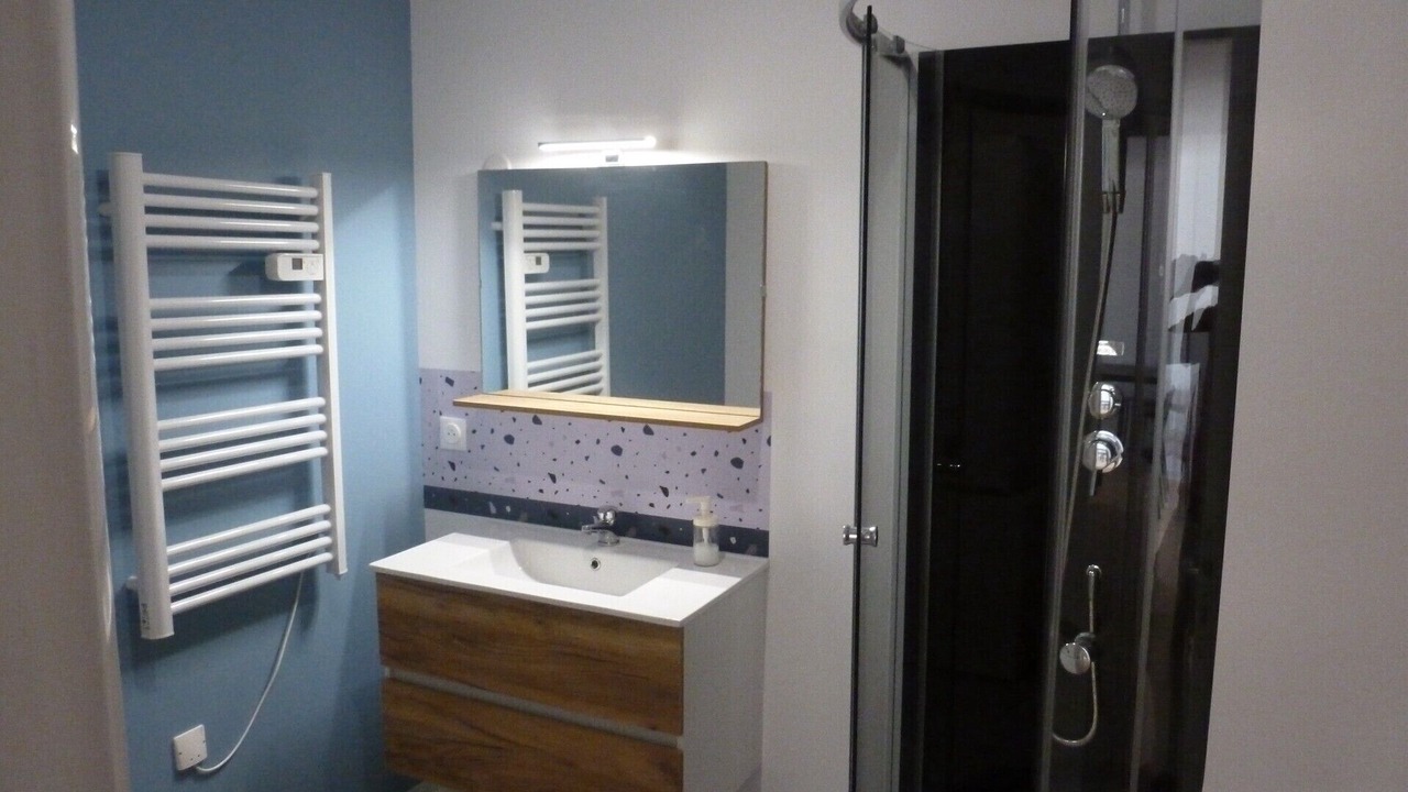 Photo of Bathroom in Chasseneuil-du-Poitou