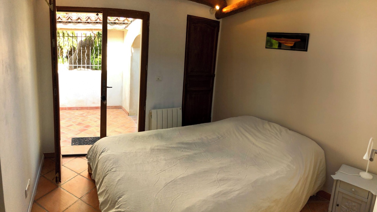 Photo of Bedroom in Chateau Gombert