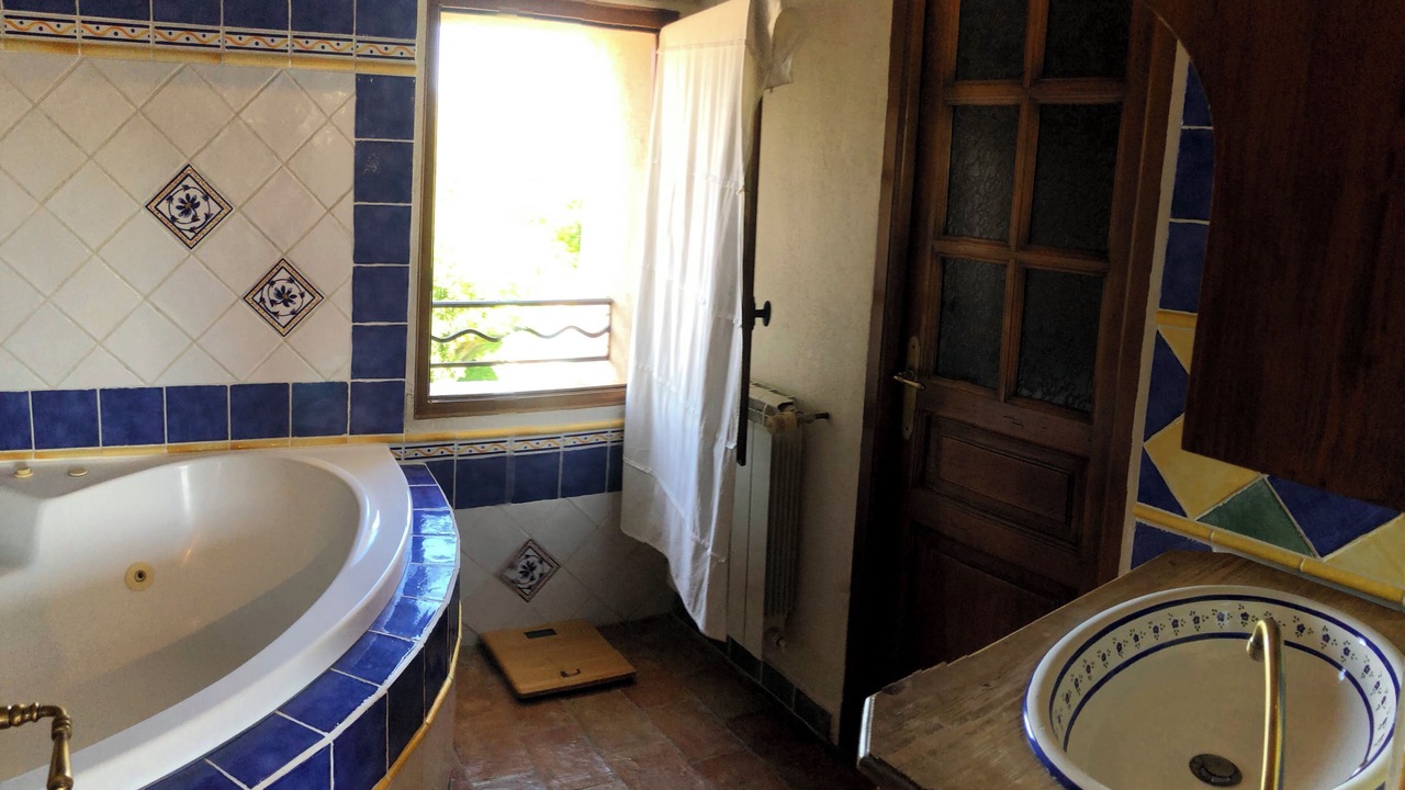 Photo of Bathroom in Chateau Gombert